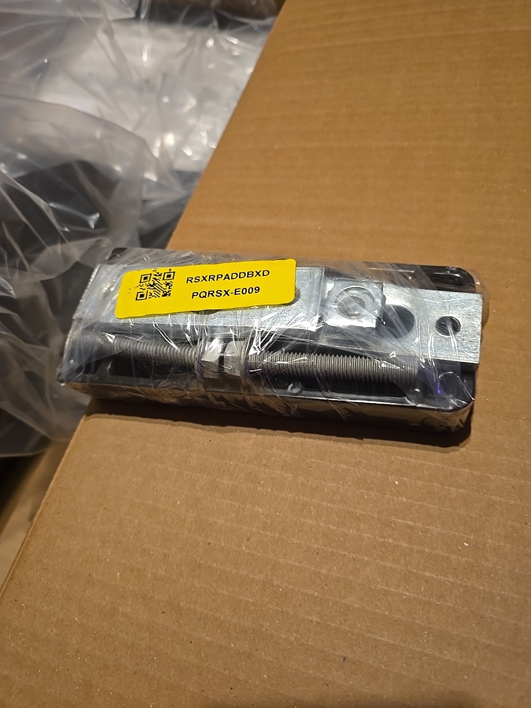 NEW IN BOX – Lithonia RSX2 LED P6 Area Light Dk Brz(RSX2 LED P6 MVOLT RPA DDBXD)