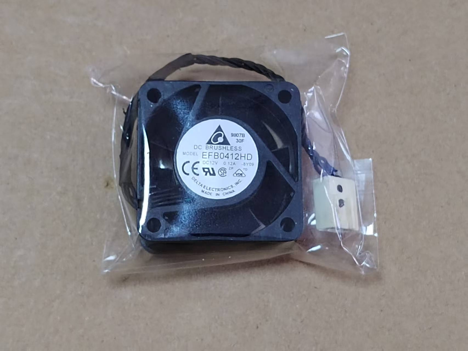 1pcs Delta EFB0412HD 4020 12V 0.12A 4CM cooling fan 4pin