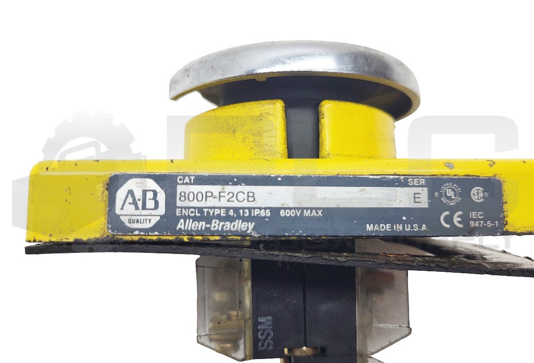 ALLEN BRADLEY 800P-F2CB /E SWITCH W/ (2) 800T-XA /D W/ 800T-XD1 /D *READ*
