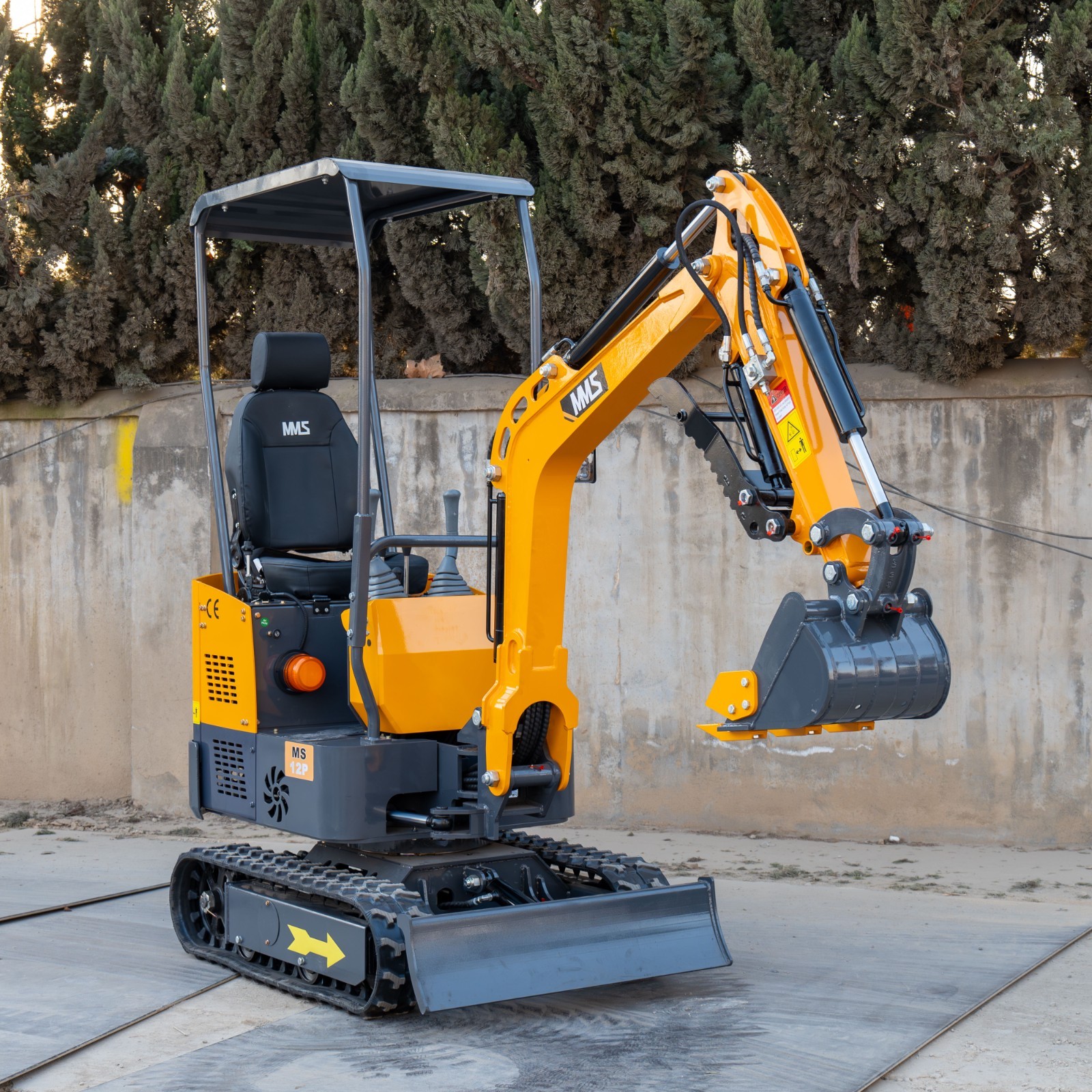 1.4Ton Mini Hydraulic Excavator With Swing Boom B&S EPA Engine Mini Digger