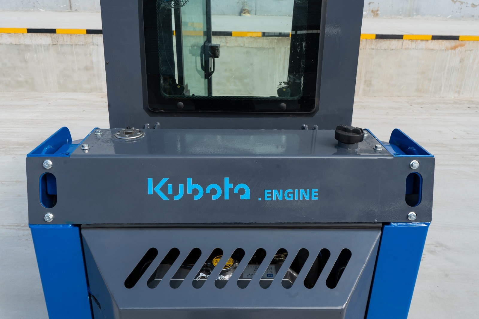 USA Stocks TYPHON STOMP 509 25HP Kubota D1105 1.4 Ton EPA Skid Steer Loader