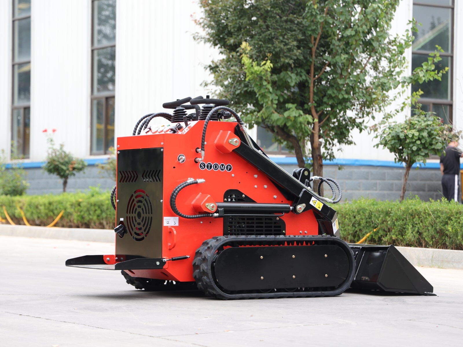 Skid-Steer Loader Tracked 22.1 HP Honda EPA Gasoline Engine for Gardens, Farming