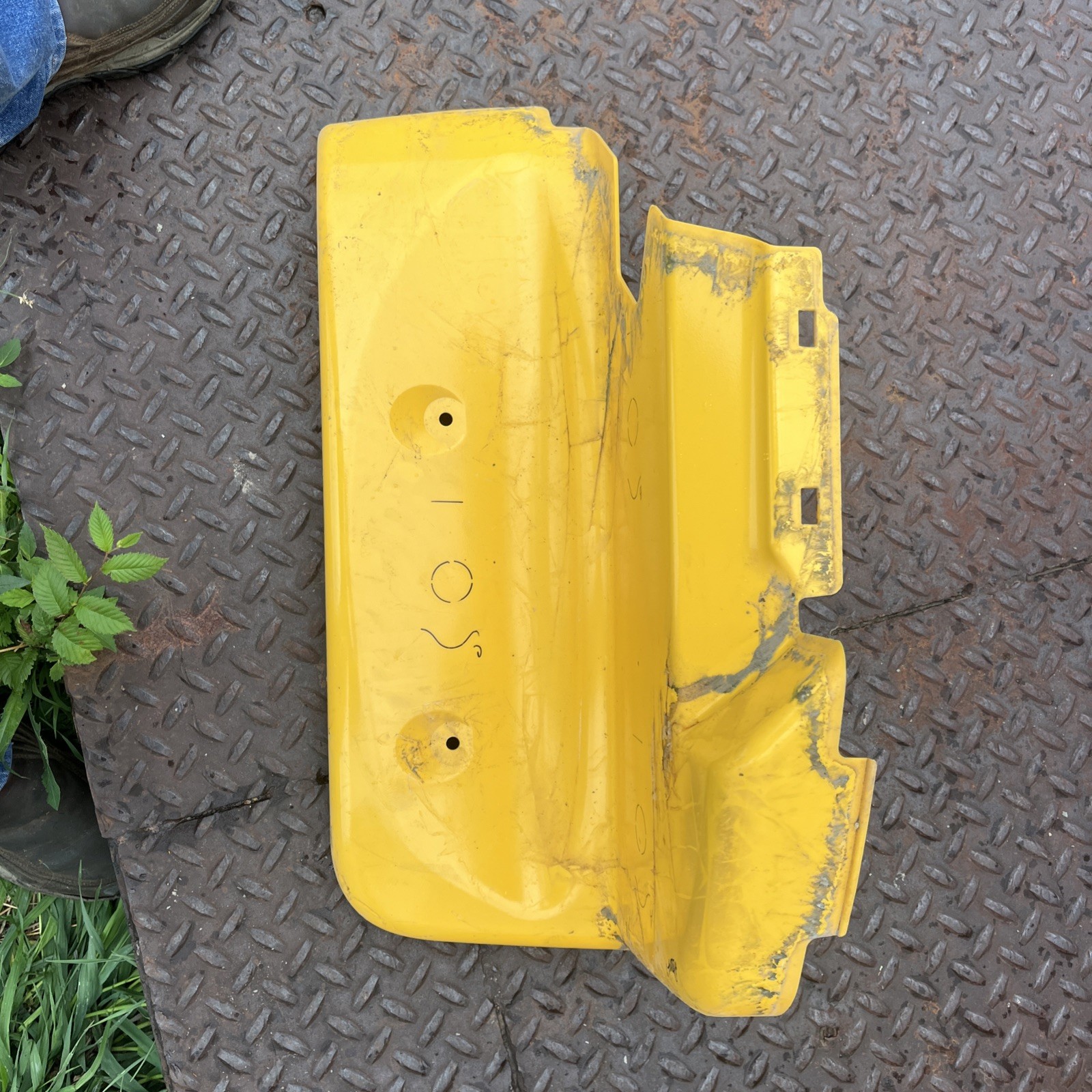 NEW Left Side Fender New Holland L220 L218 OEM 84302587 47545564