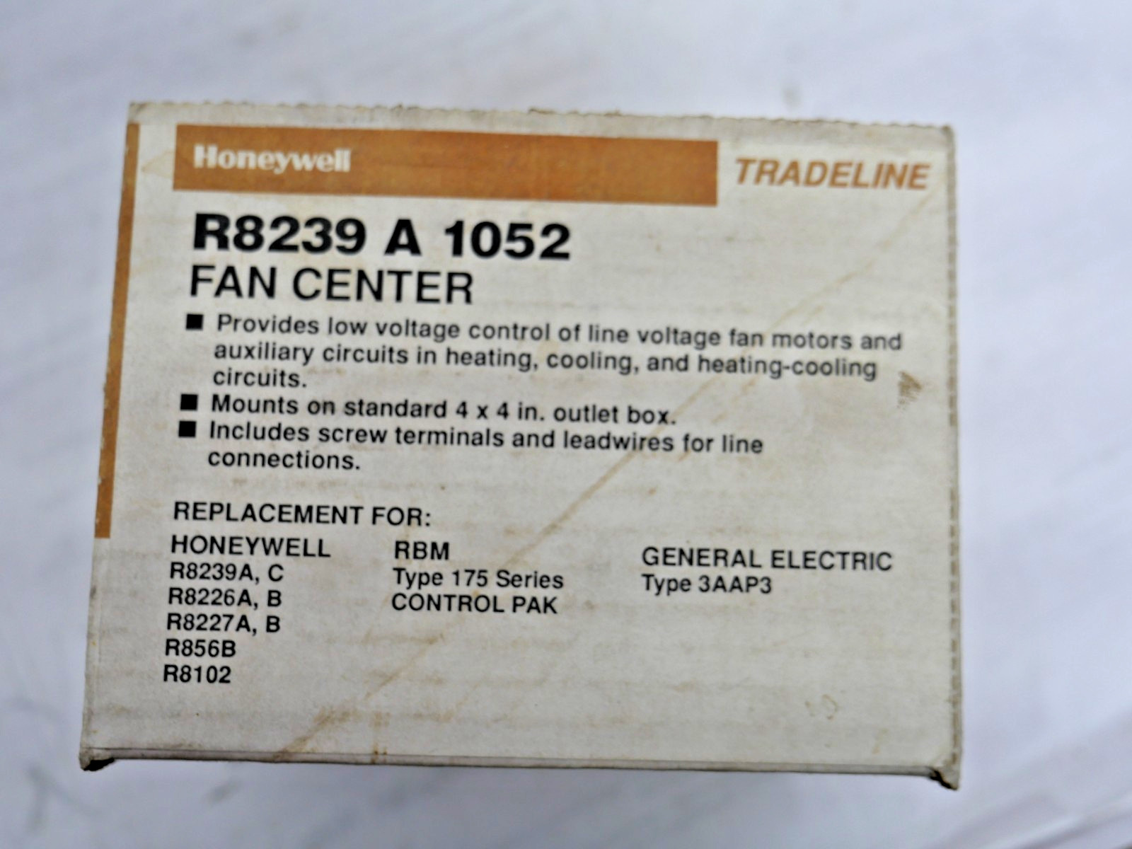 HONEYWELL R8239-A-1052 FAN CENTER w/TRANSFORMER AND RELAY NEW OLD STOCK