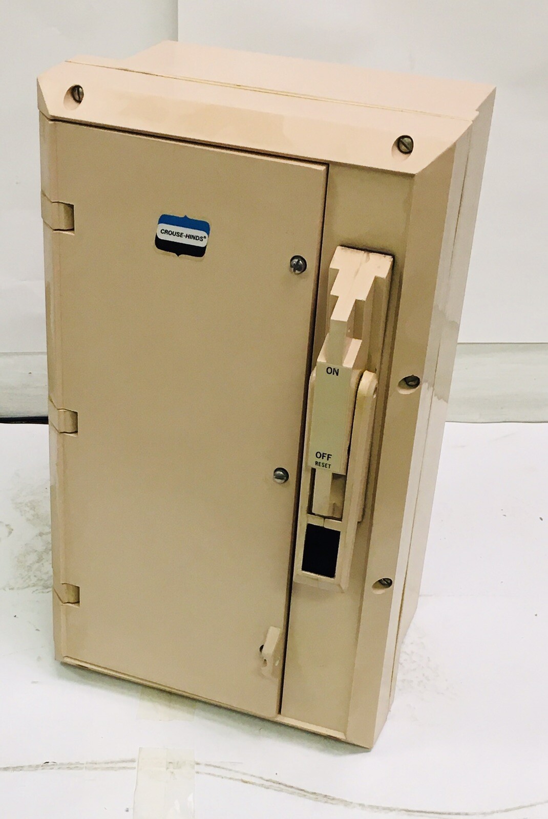 CROUSE HINDS NCB1018F-WT-30-EHB24 30 AMP CIRCUIT BREAKER ENCLOSURE !NEW IN BOX!