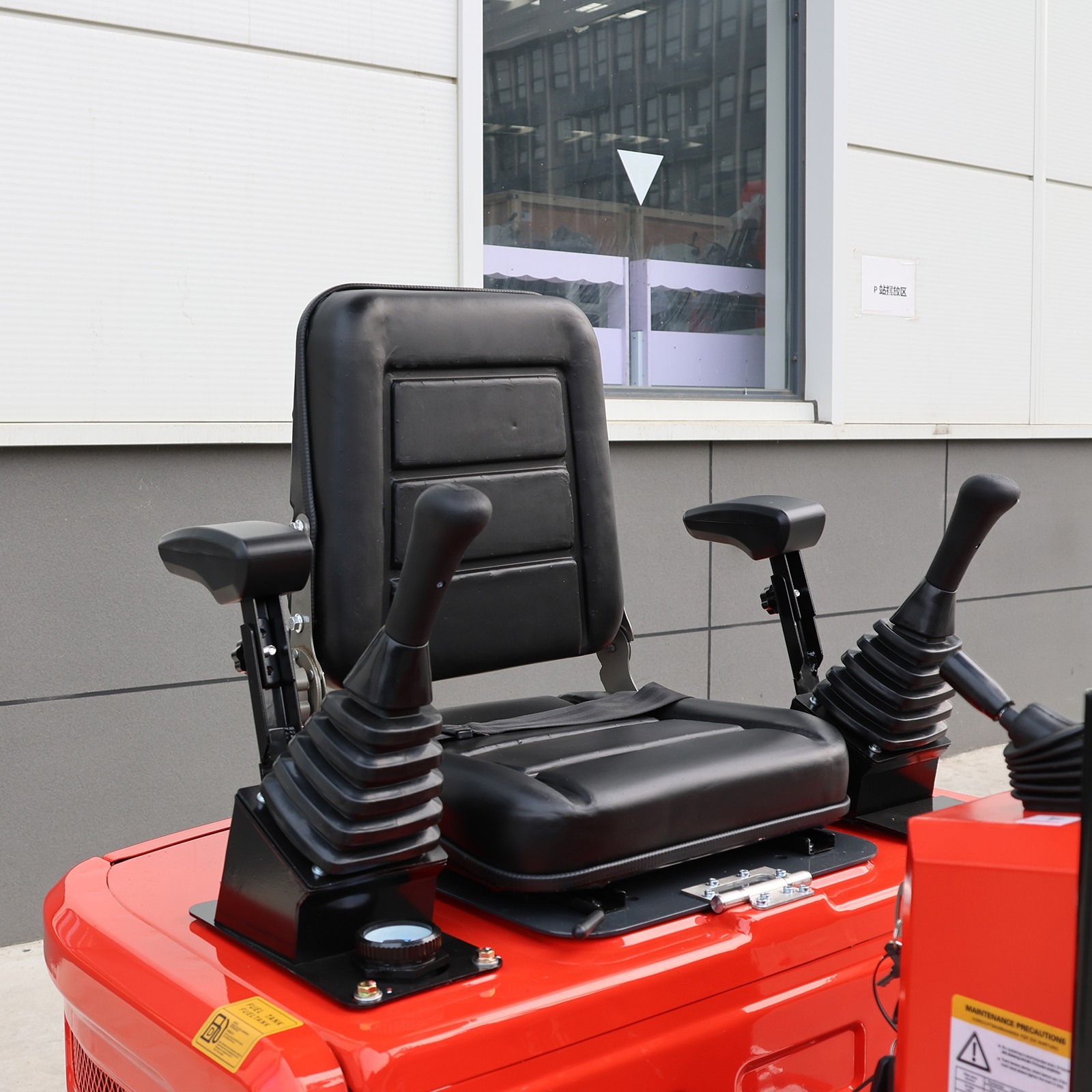 1.4Ton Mini Excavator Kubota EPA Hydraulic Thumb 5Attachments US Stock Free Ship