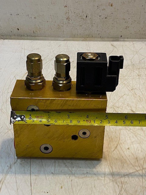 Vickers MCD-4185 Industrial Hydraulic Manifold Control Valve Block