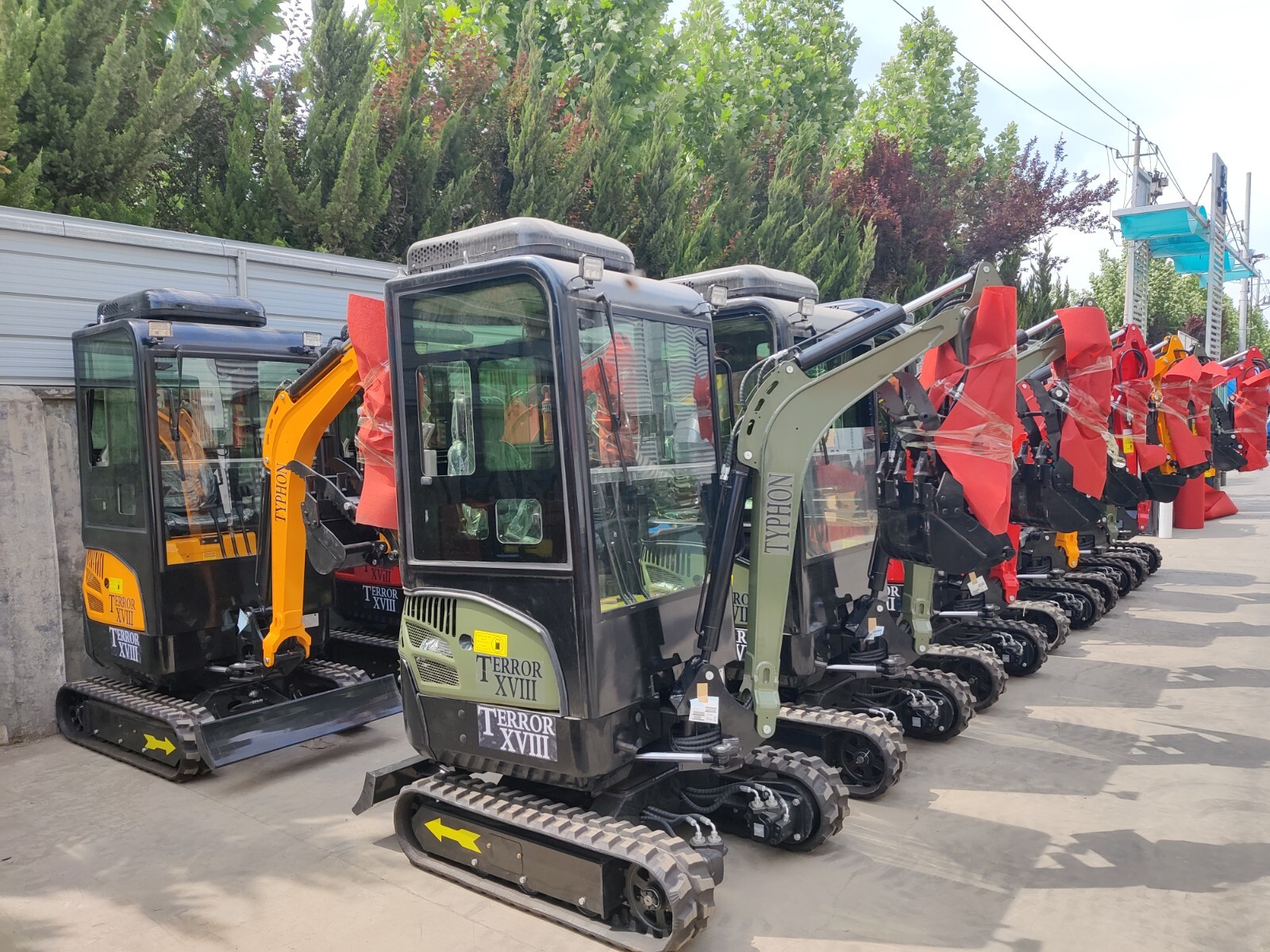2025 New Arrival 2 Ton Mini Excavator TERROR XVIII Small Digger, KUBOTA D902