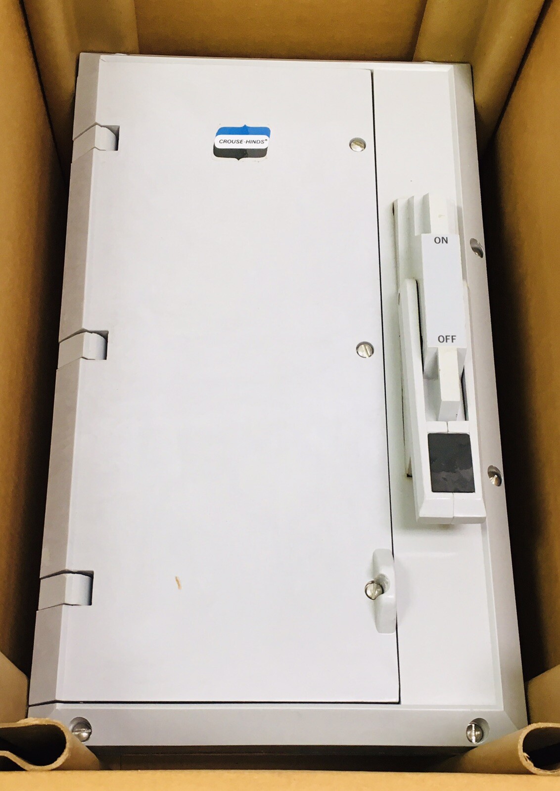 CROUSE HINDS NST1018F-D30321 30 AMP 240VAC FUSIBLE DISCONNECT SWITCH NEW IN BOX!
