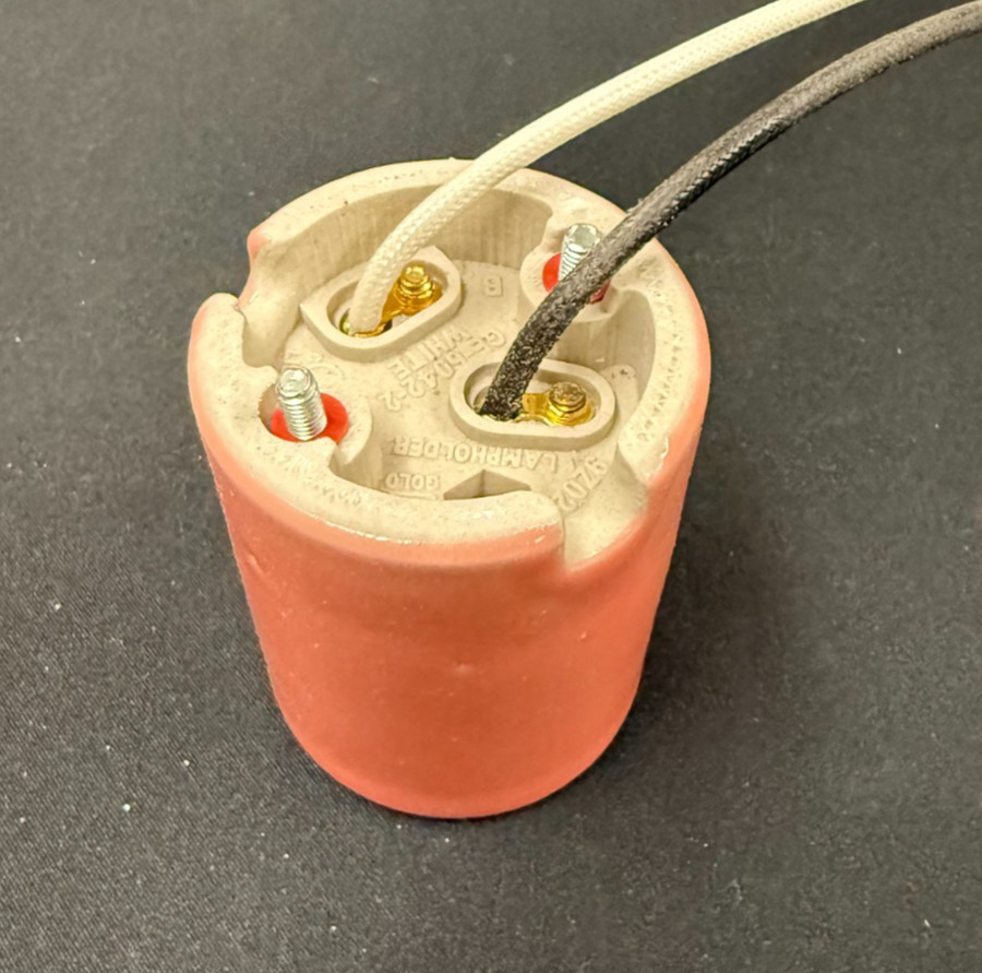 2pk – Leviton 8751-200 equal EX39 Mogul Base Socket 4kV Pulse Rated (LH0360)