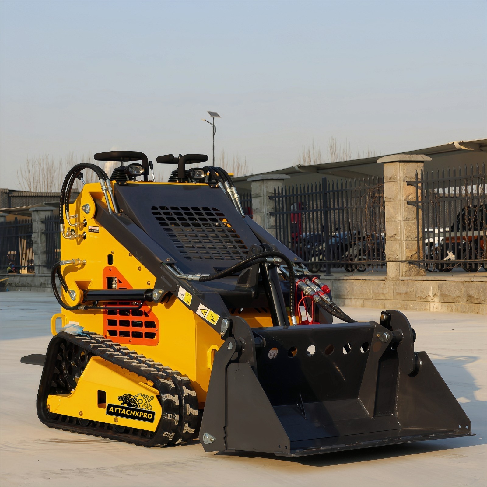 24HP Mini Skid Steer Loader 4in1 Bucket 3-Stage Pump Hydraulic System W/Forklift