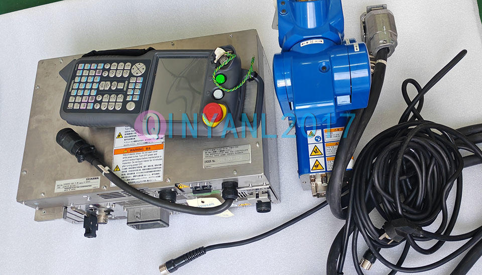 USED YASKAWA MOTOMINI ROBOT 0.5KG(YRC1000MICRO CONTROLLER JZRCR-APP01-1 PENDANT)