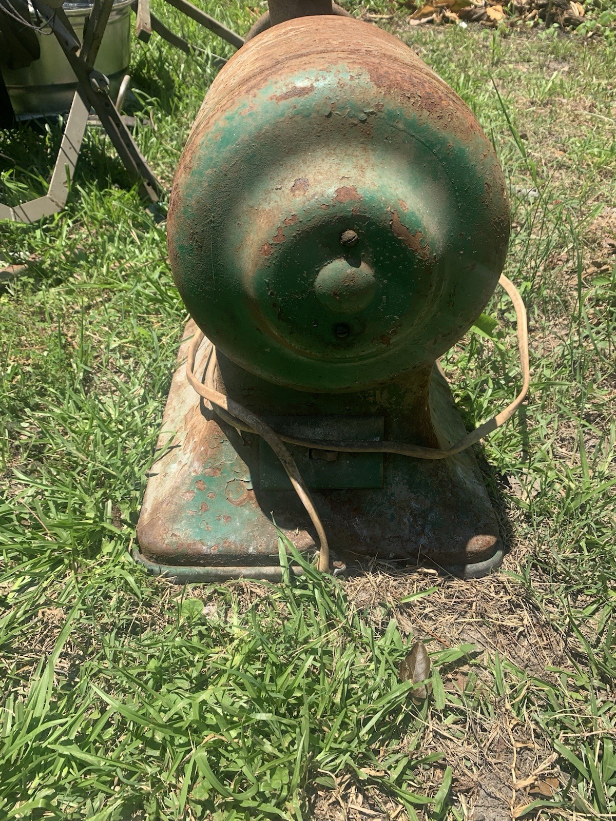 Vintage Base-Mounted Belt-Driven Electric Motor w/ Pulley Wheel, Green/Rust