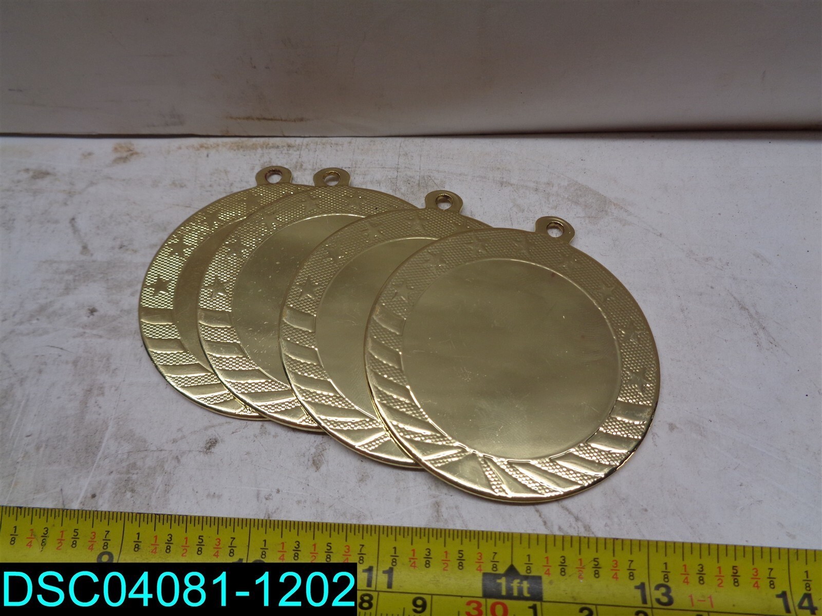 QTY=4: PLAIN GOLD METAL’S WITH STARS AND STRIPES ON THE SIDE’S