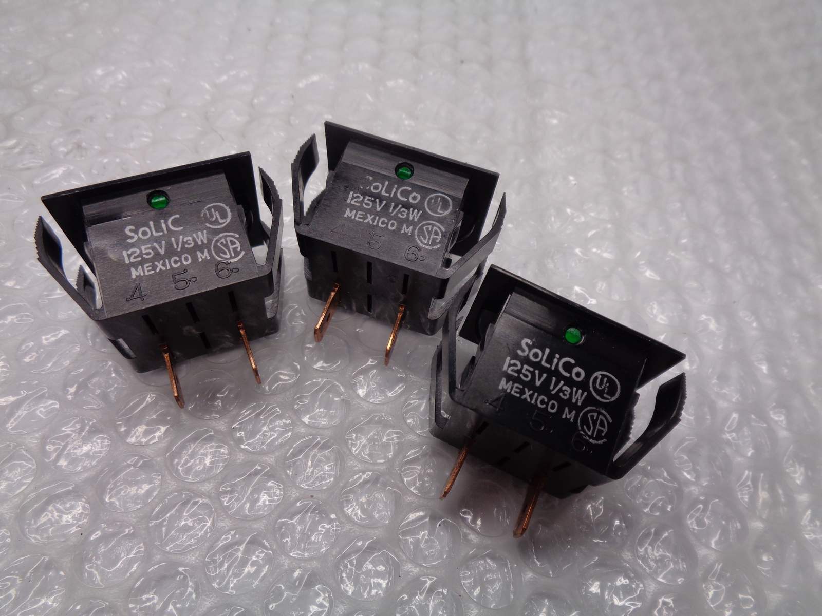 SOLICO 125V1/3W INDICATOR LIGHT GREEN LOT OF 3 NSNP