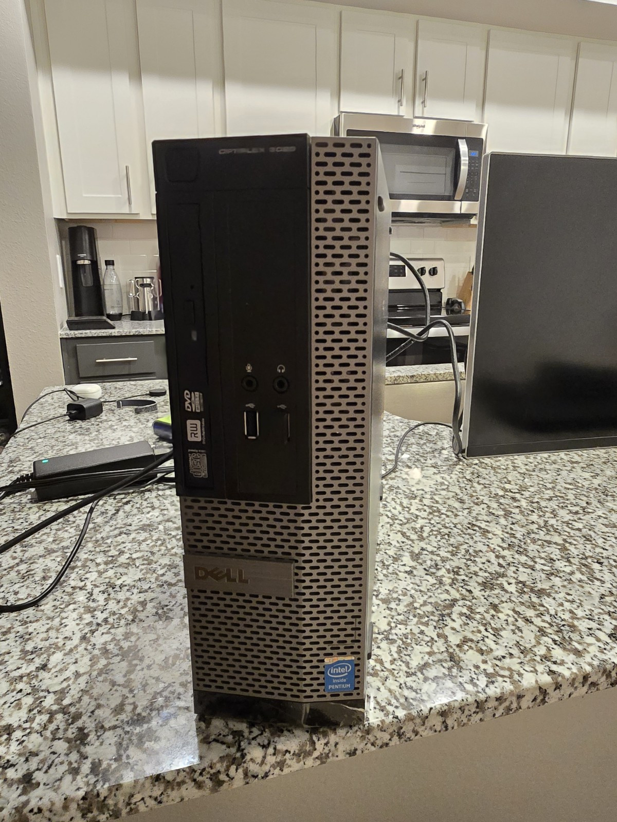 PC Loaded with Agilent OpenLab Chemstation C.01.07 on Win 10