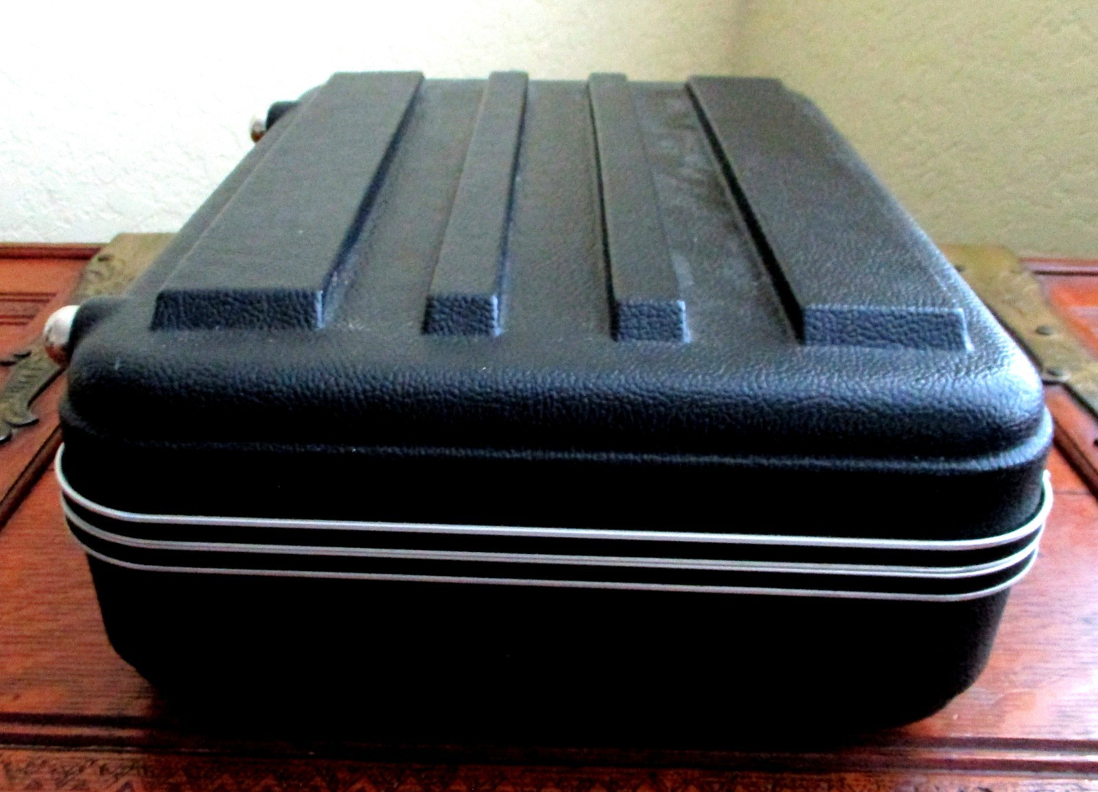 Platt 1416 Black Heavy-duty Case / Luggage with Foam Insert and Key