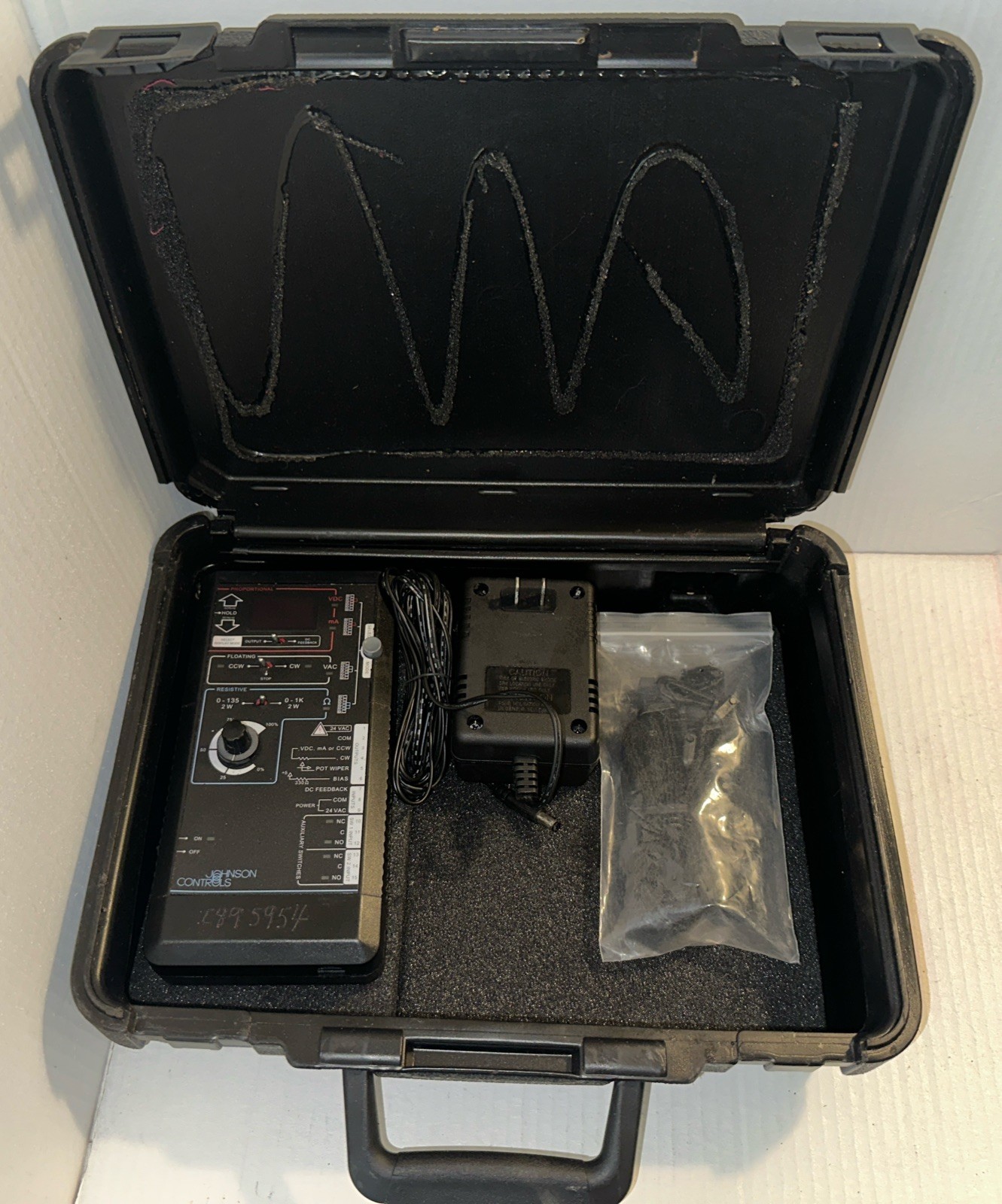 Johnson Controls Commissioning Tool m9000-200 w/case,strap,manual & connectors