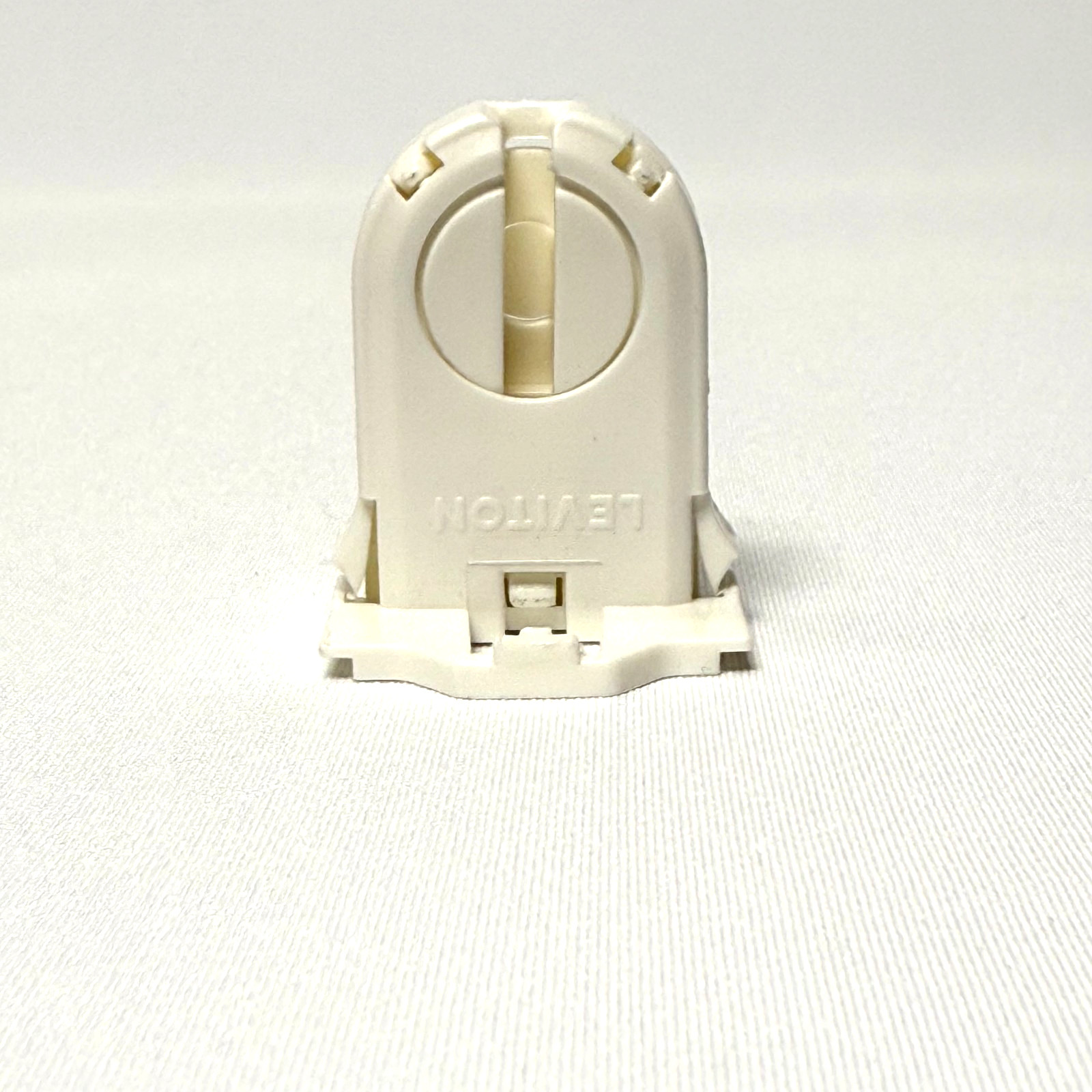 50 x Leviton 23661-SNP Shunted Lamp Holder T8/T12 LED Fluorescent Bi-Pin Socket