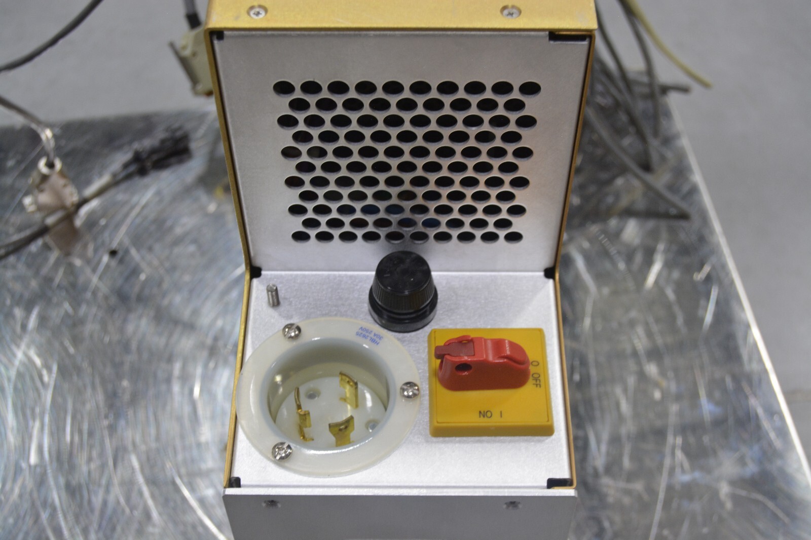 1003446-14 / POWER BOX AC BOX GOLD COLOR / ASYST TECHNOLOGIES