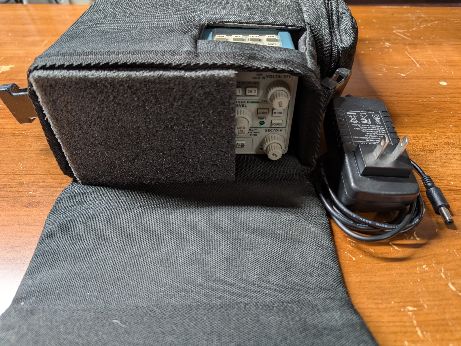 Tektronix 222A Digital Storage Oscilloscope with Probes, Case and Power Supply