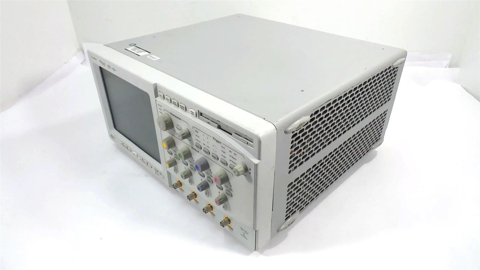 Agilent 54831M Infiniium Oscilloscope 600 MHz 4 GS/a – No Power – AS IS