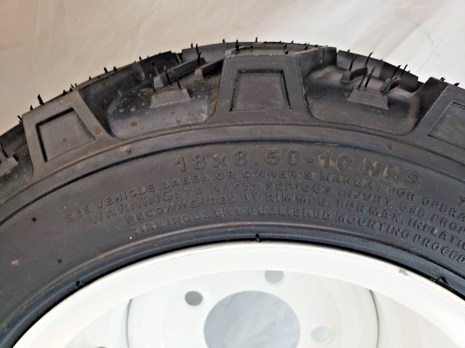 18×8.50-10 Riding Mower Garden tractor 5-hole TR-34 Lug Tire Rim Wheel assembly