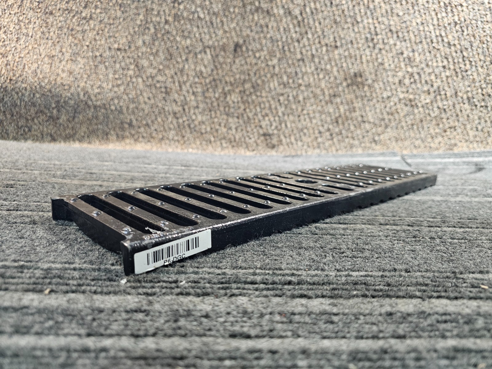 ZURN P6-DGC 5 3/8 in Width 19.5″ Length, Ductile Iron Grate Rectangular Slotted