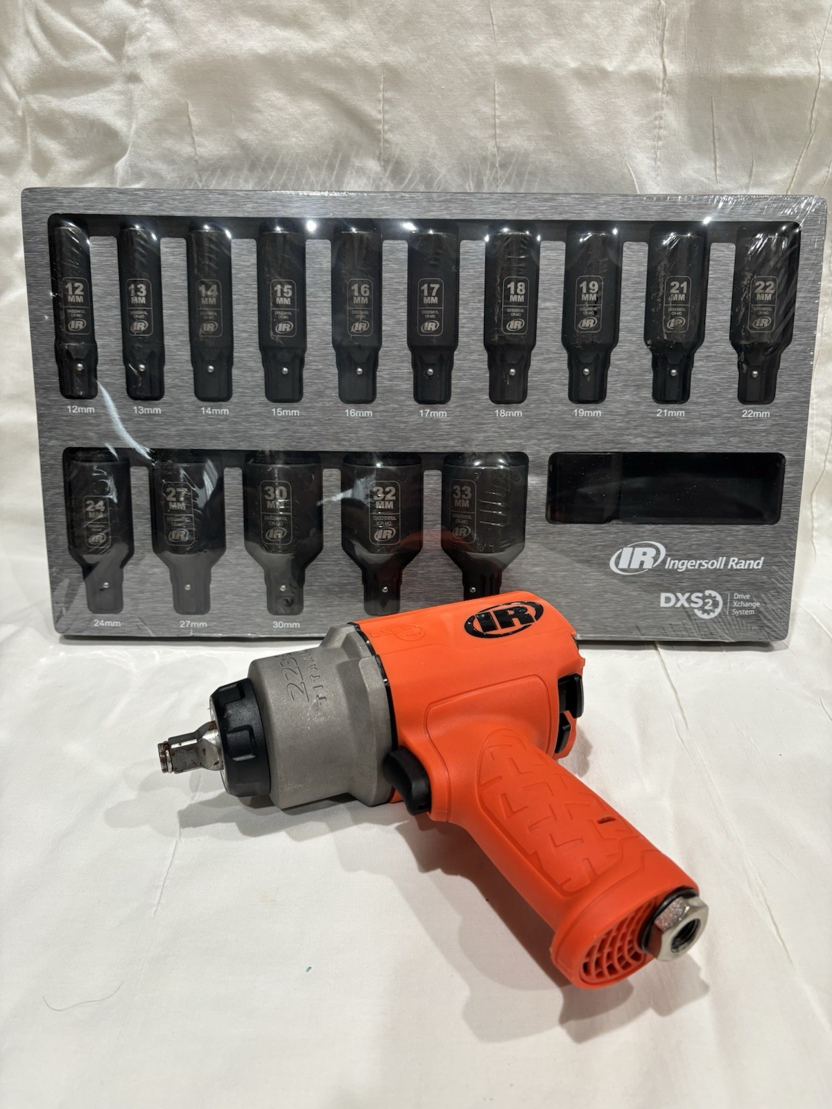 Ingersoll Rand 2236QTIMAX-O DXS2 1/2″ Air Impact Wrench Orange w/ DXS2 15pc Soc…