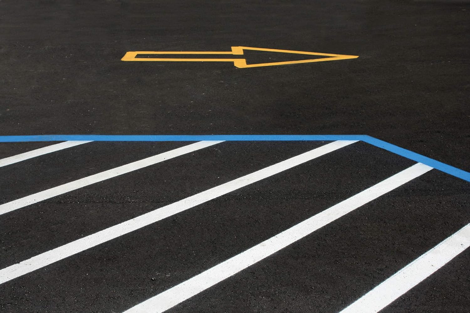 AF1600 Yellow Inverted Striping Paint 12-Pack for Athletic Fields