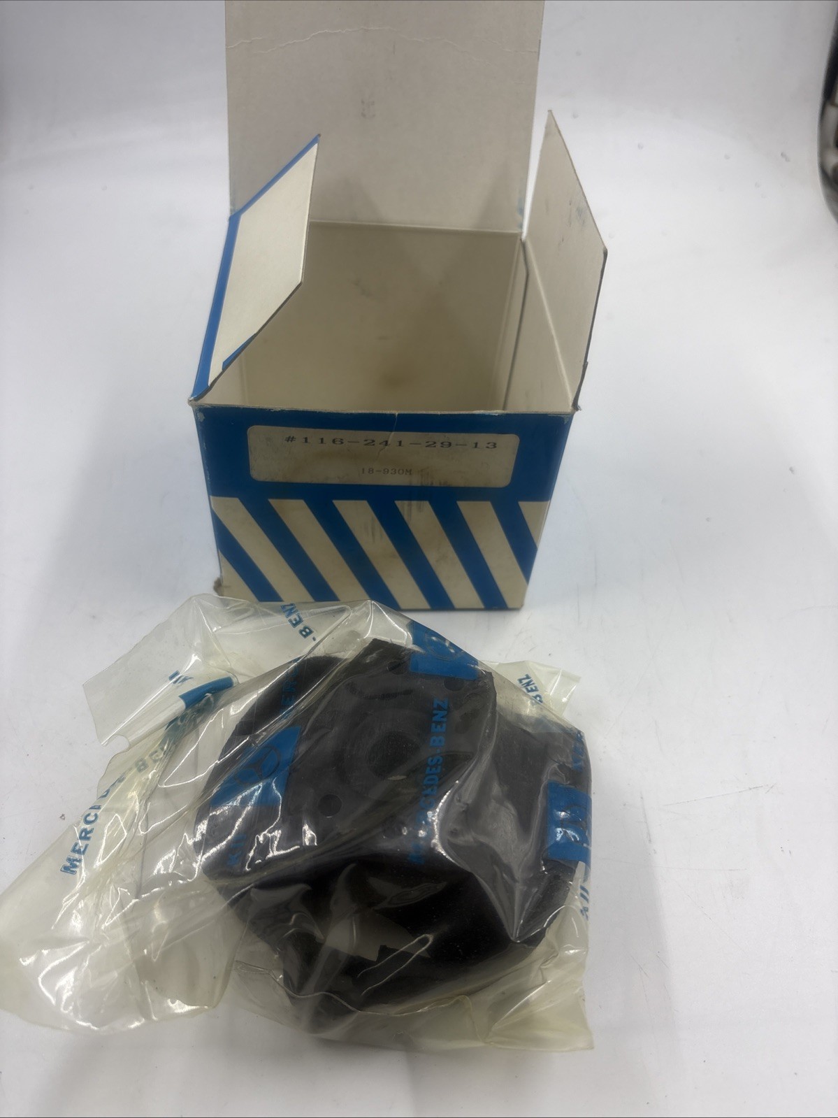 NEW OEM 1162412913 Mercedes-Benz Left Engine Mount 0810