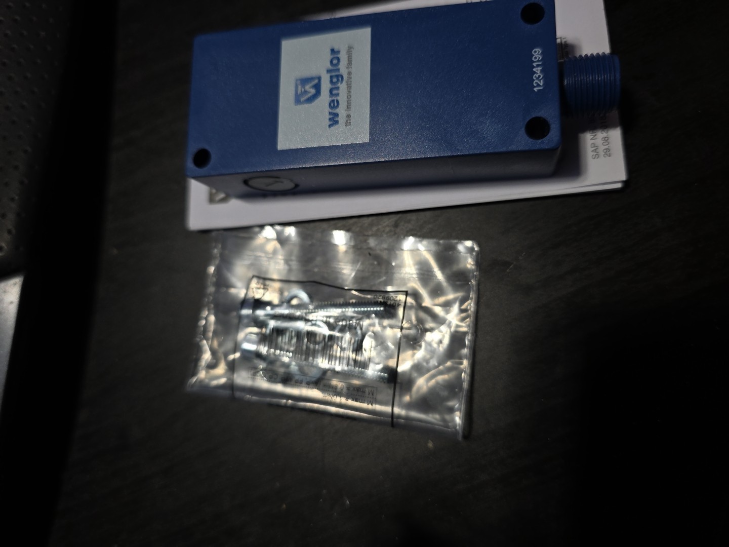 Wenglor Sensor P1NH302 Range 500 mm 10-30 vDC Blue PNP 100 mA Photoeye NEW w/BOX