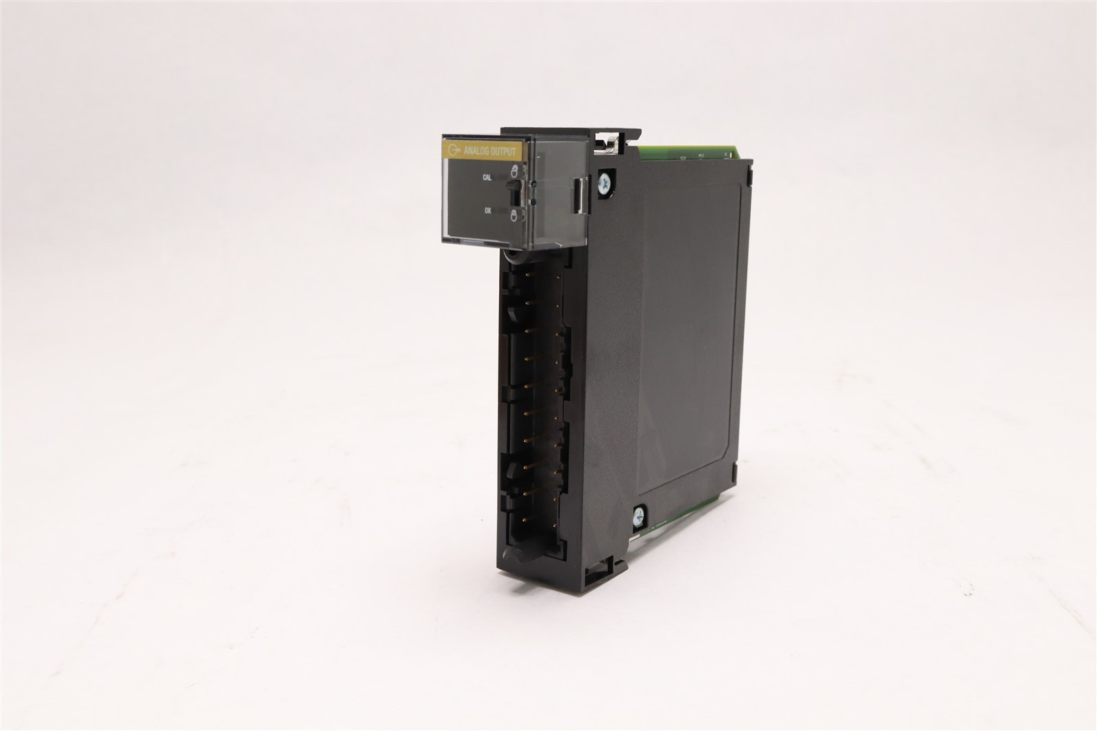 ALLEN BRADLEY CONTROLLOGIX ANALOG OUTPUT MODULE SER.A 1756-OF8