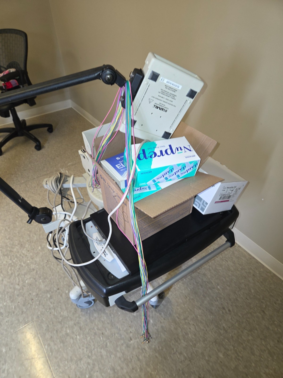 CADWELL EASY II EEG RECORDING SYSTEM w/ FLASH MODULE & LAPTOP-retiredneurologist
