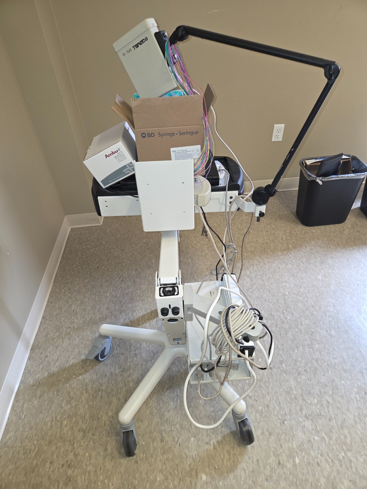 CADWELL EASY II EEG RECORDING SYSTEM w/ FLASH MODULE & LAPTOP-retiredneurologist
