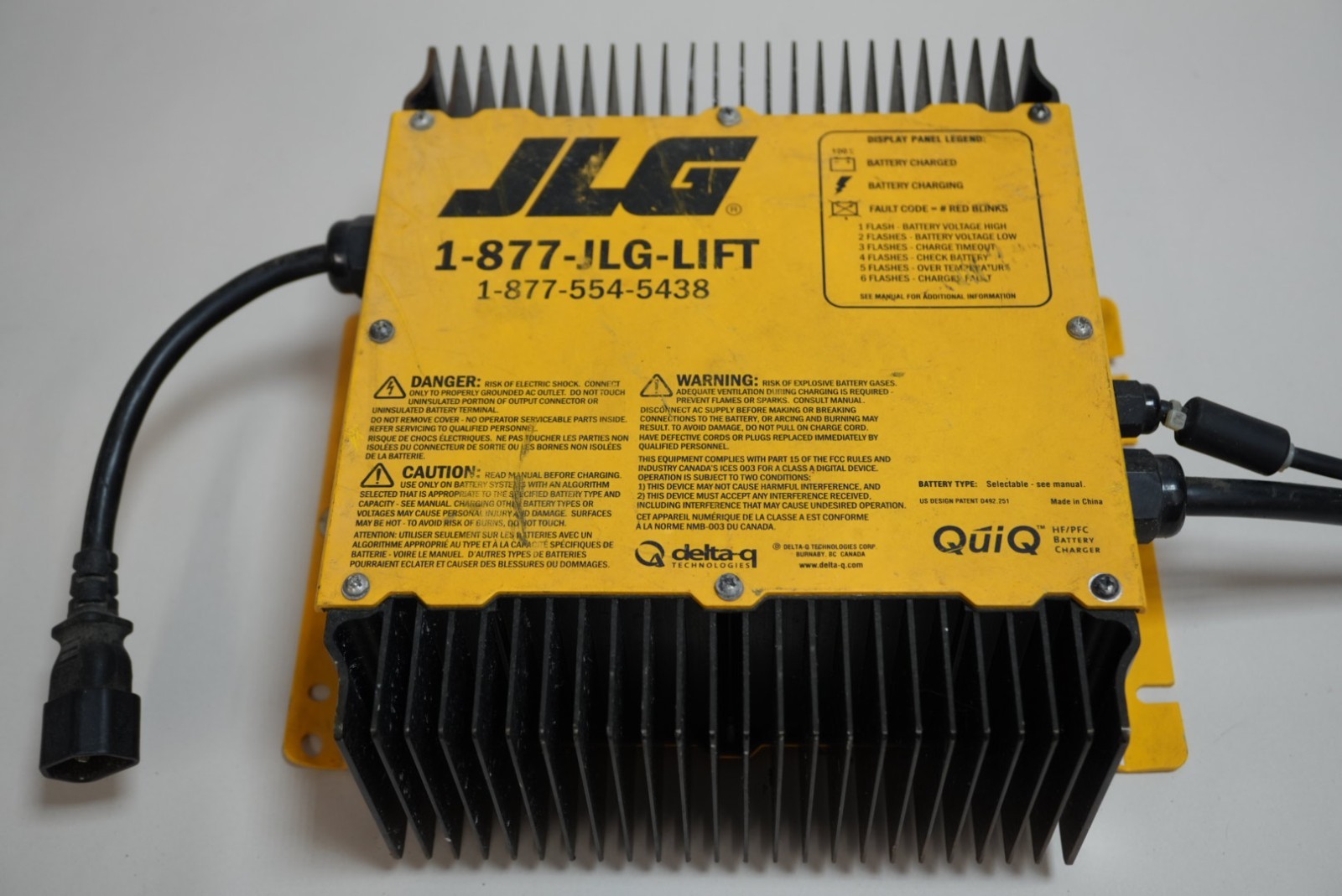 Delta-Q Quiq HF/PFC Battery Charger 100-240V 50/60Hz Model 912-2400-J7B