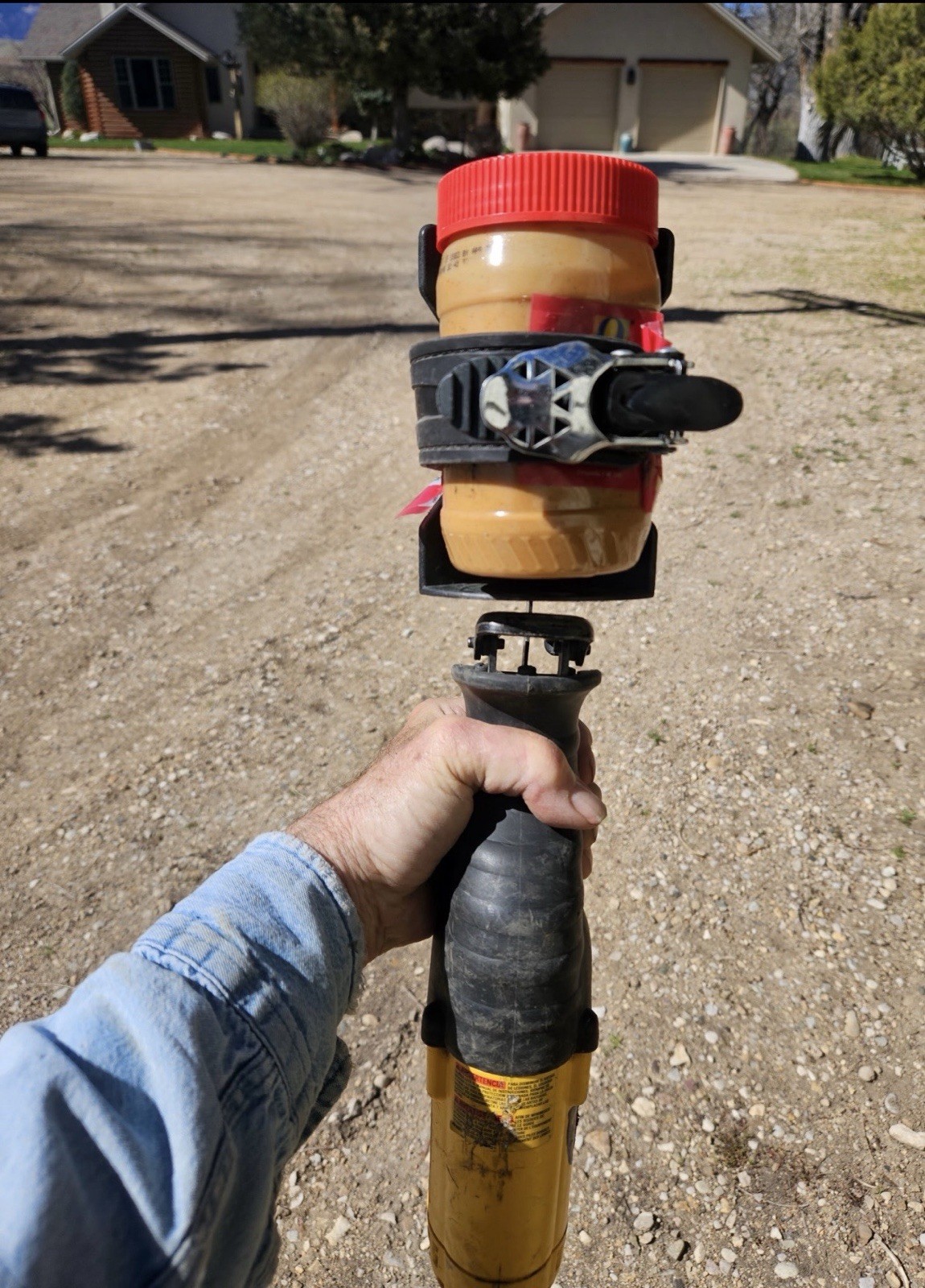 MixKwik paint can / foam can shaker / reciprocating saw attachment