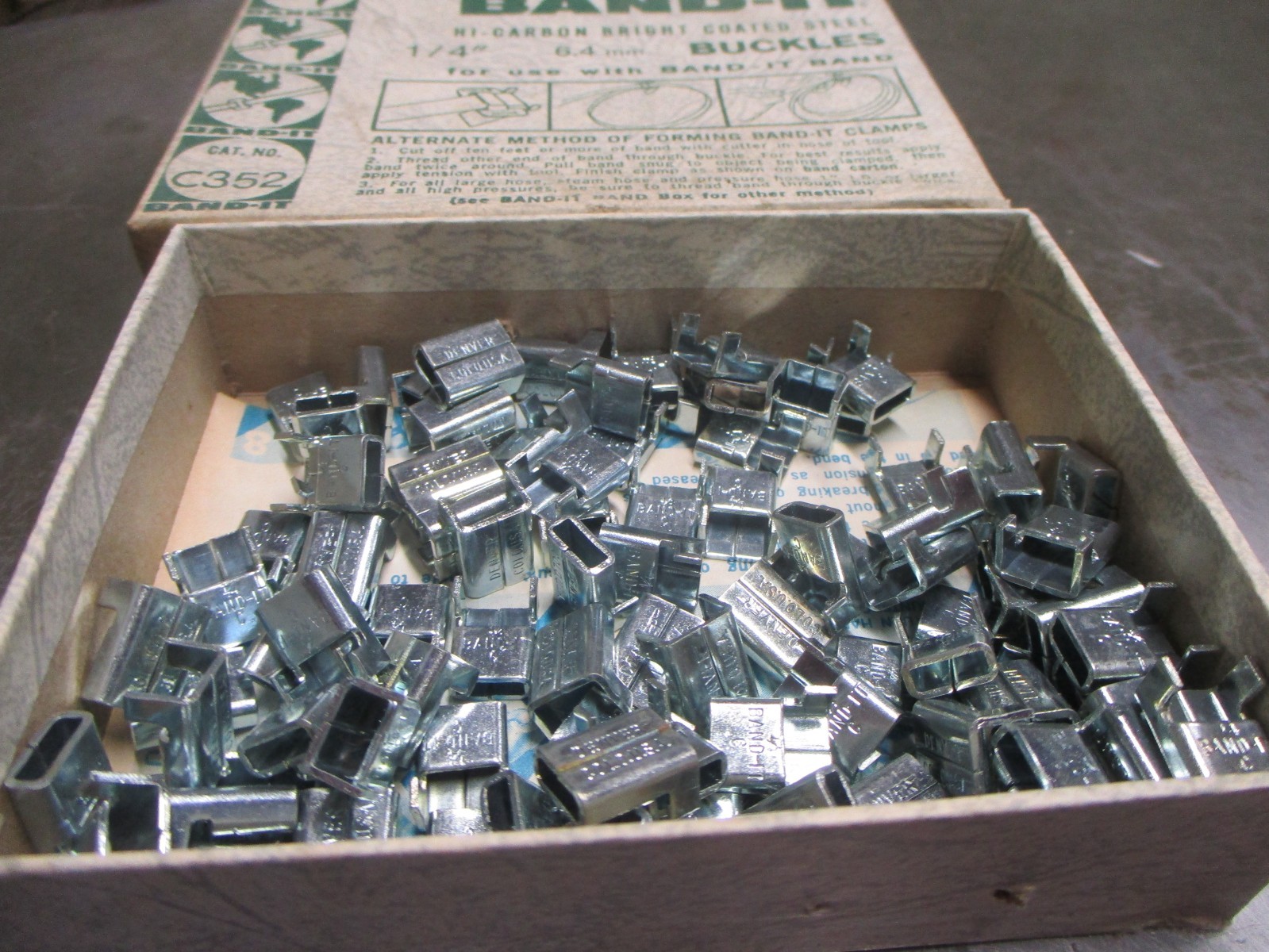 100 Band It 1/4 Buckles 6.4 mm C352
