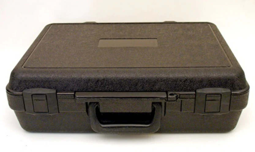 611 – PLATT LUGGAGE – BLOW MOLDED CASE – Exterior Dimensions (L x W x D): 18″ x