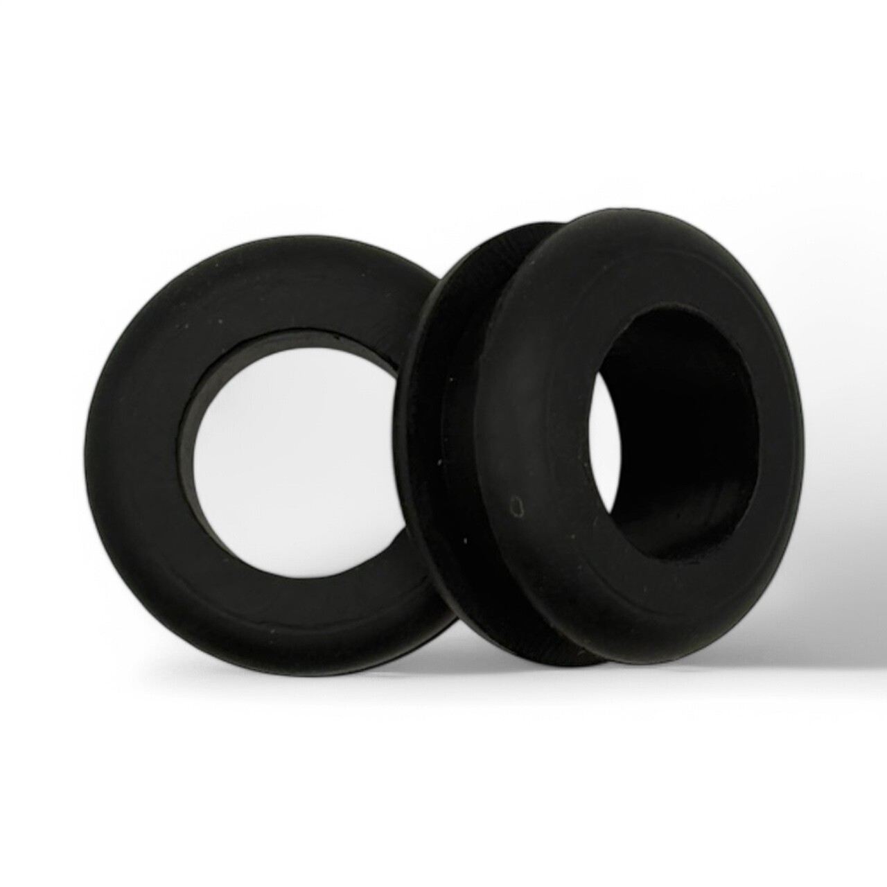 Rubber Grommet to fit 7/8″ Hole in 1/4″ Thick Panel – 5/8″ Inner Diameter