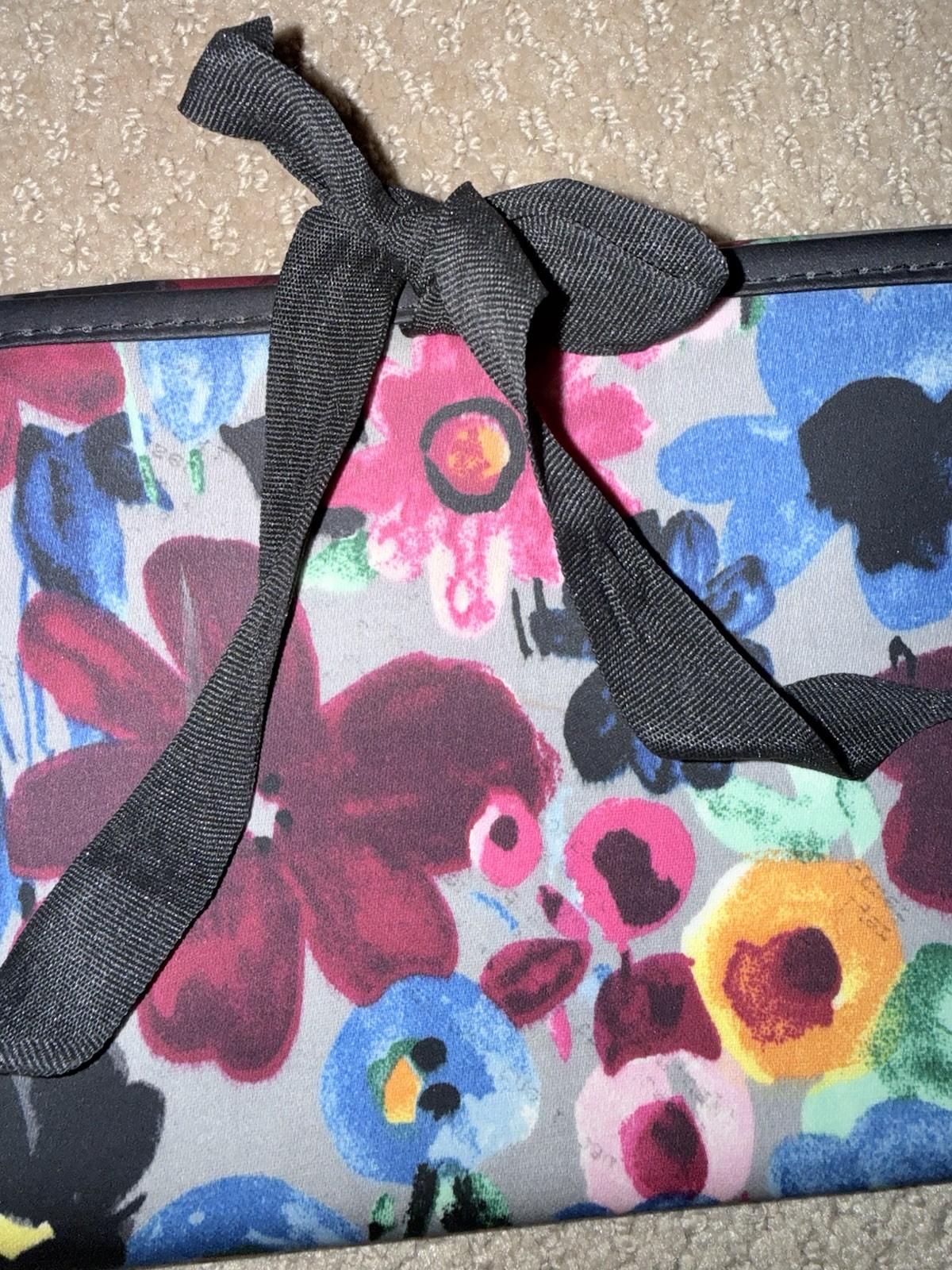 ThirtyOne BOLD BLOOM Fold and Go Trifold Organizer With Pockets