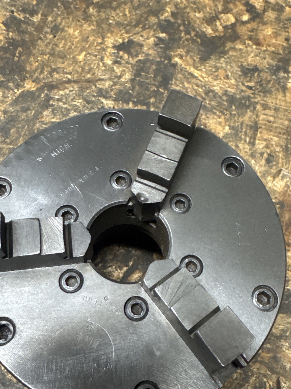 4″ BUCK 3 JAW ADJUST-TRU CHUCK 1 3/4-8 TPI