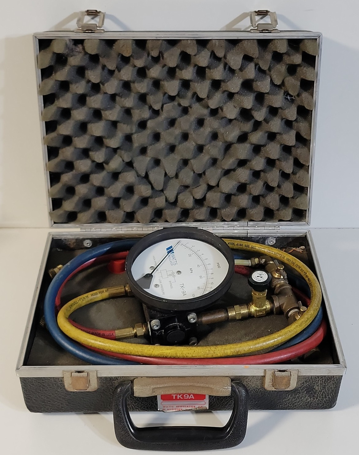 Watts Regulator TK9A Backflow Preventer Test Gauge HVAC Valve Hose Assembly Case