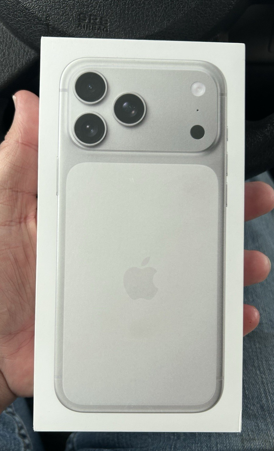New *Sealed* Apple iPhone 17 Pro Max 1TB Silver Unlocked 1-Year Apple Warranty