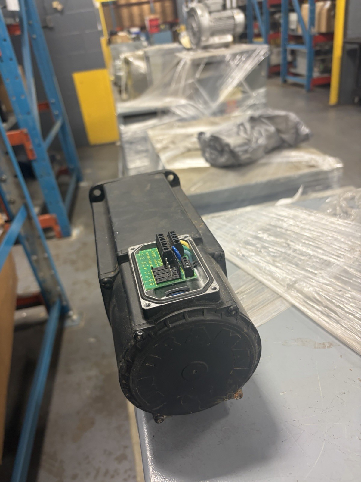 Rexroth Indramat MKD071B-061-GP0-KN Servo Motor USED