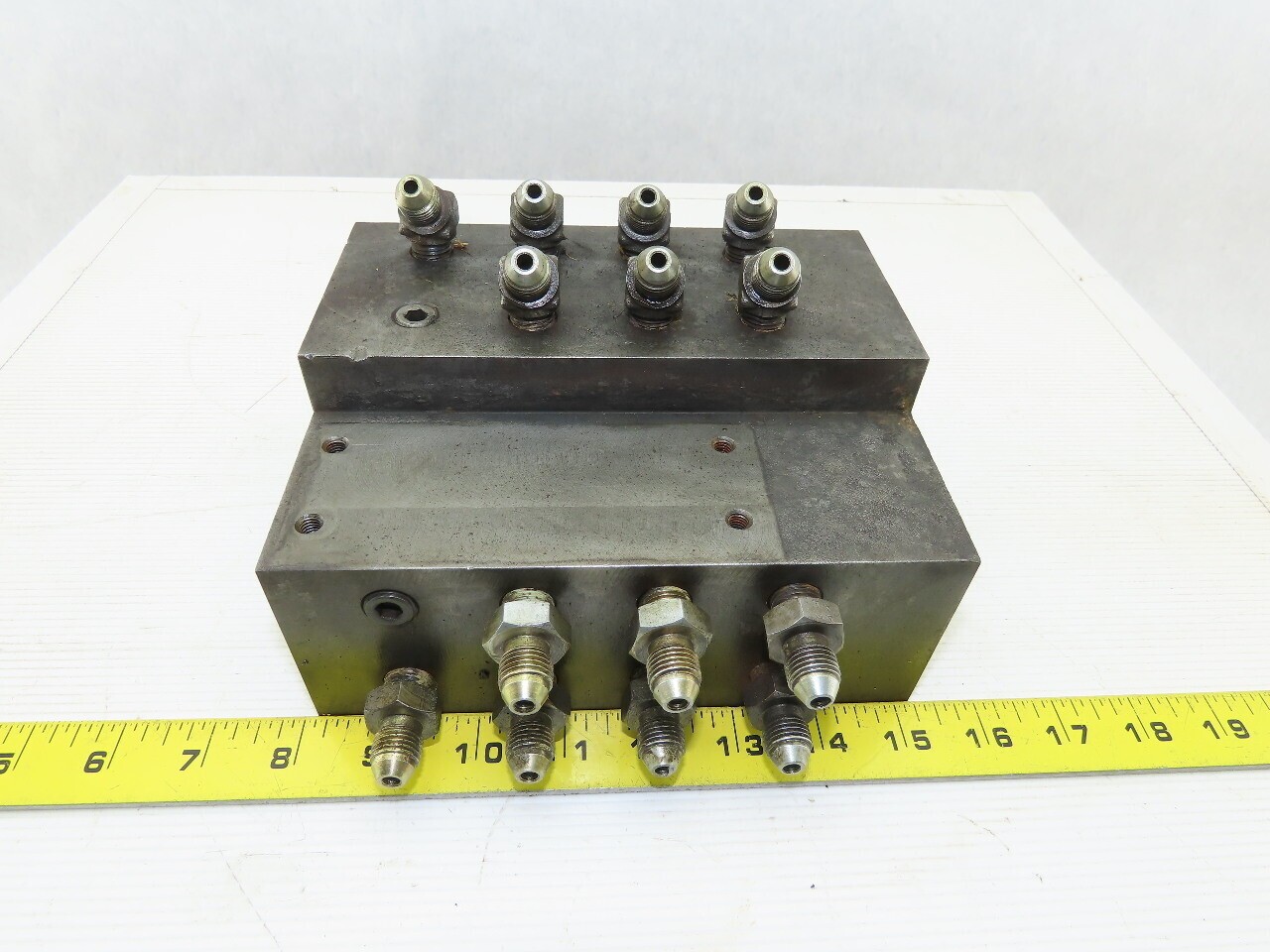 16 Port Steel Hydraulic Manifold
