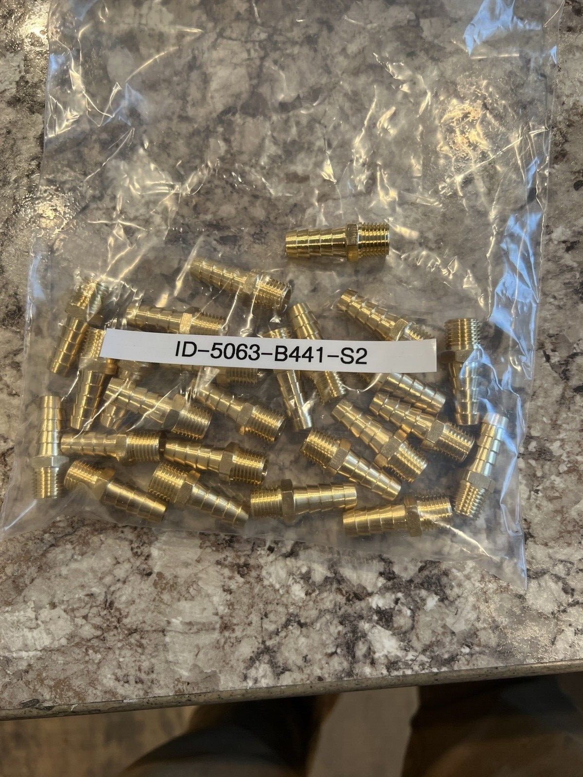 NEW Lot of TWENTY-FIVE (25) Solid Brass Hose Barb 7/16″ Hose ID x 1/2″ Male