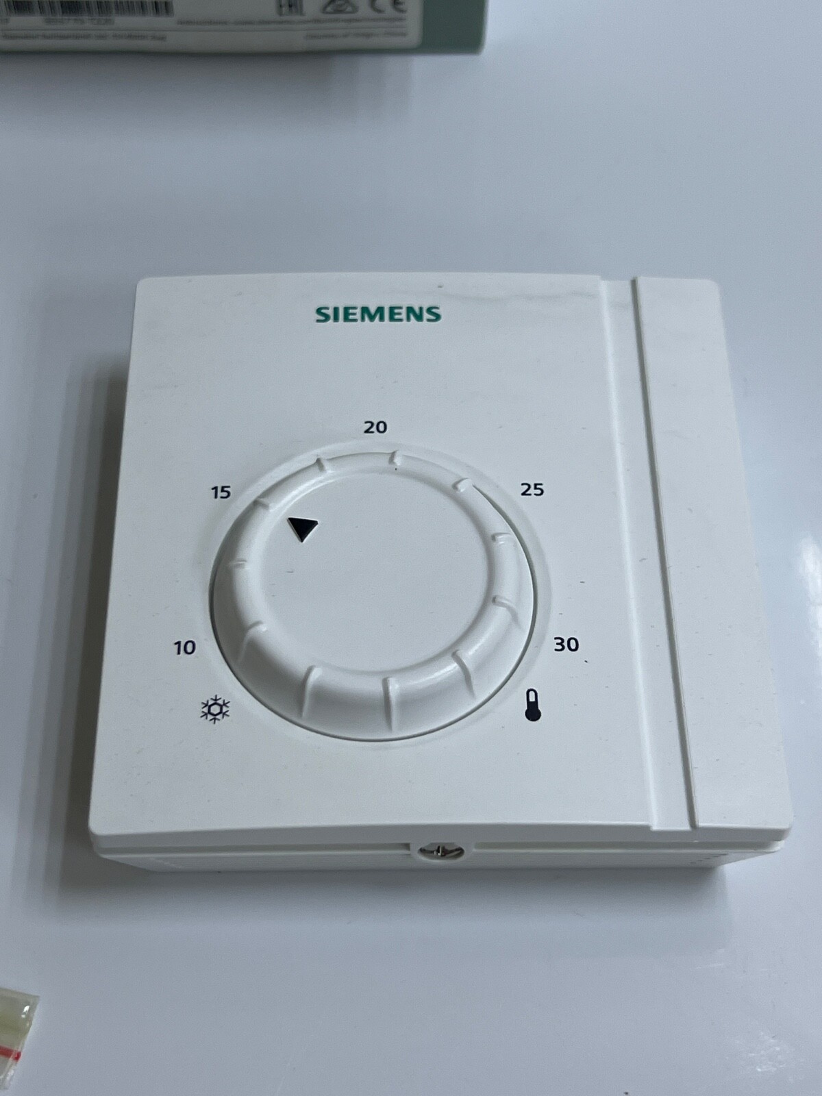 (LOT 2 PCS) SIEMENS RAA21 ROOM THERMOSTAT