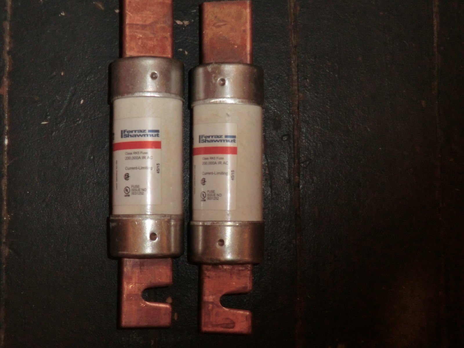 2 used TR200R Fuse 200A 250V DUAL ELEMENT TIME DELAY Ferraz Shawmut