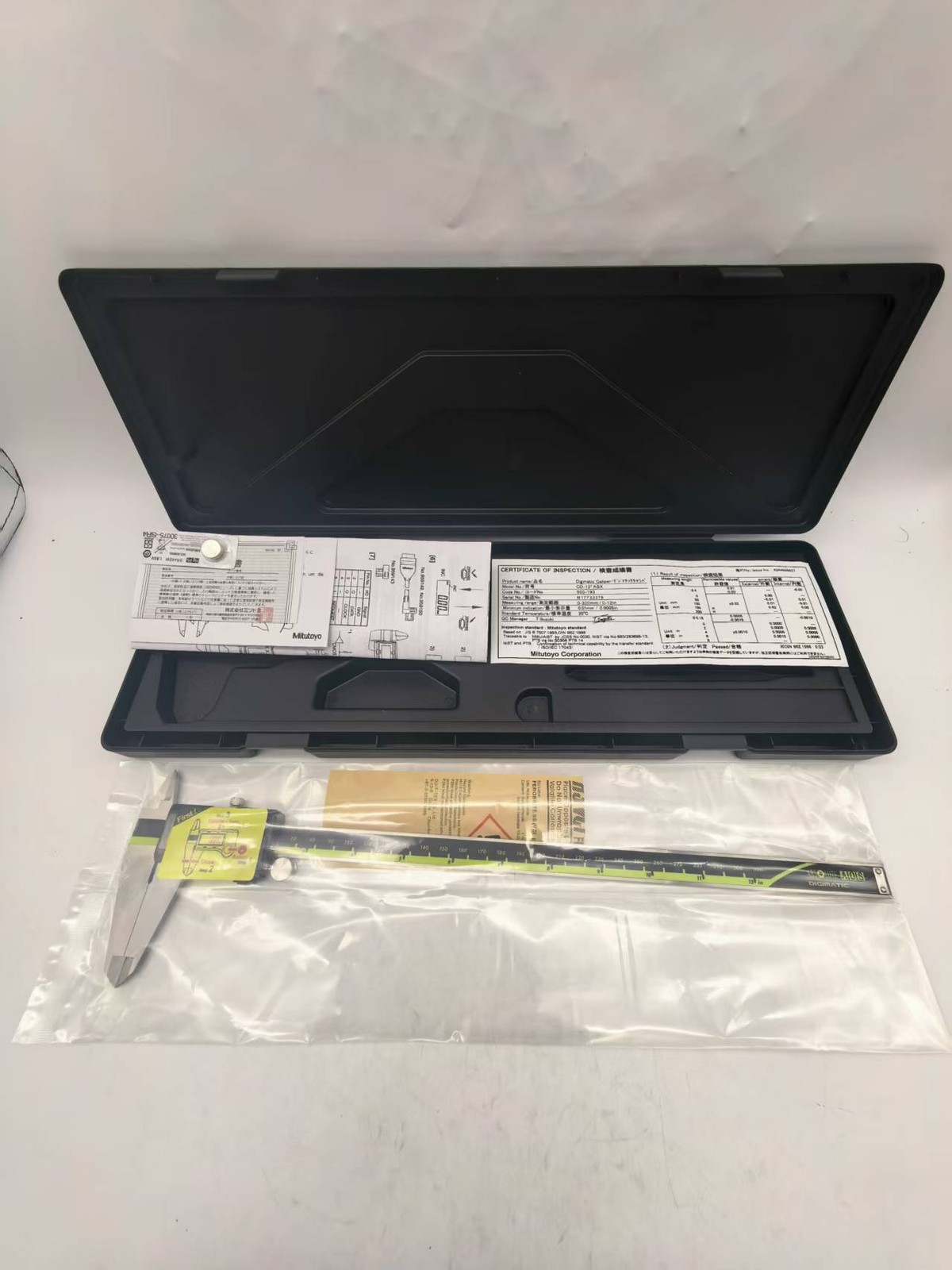 Mitutoyo 500-193-30 300mm/12″ Absolute Digital Digimatic Vernier Caliper New